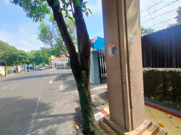 dijual-rumah-pekarangan-luas-di-jalan-ronggolawe-big-3
