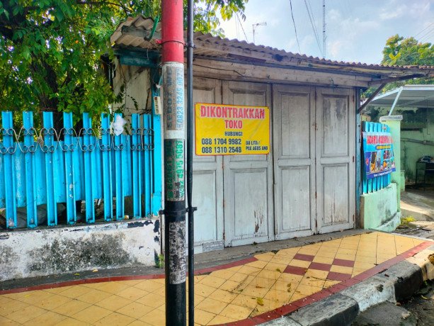 dikontrakkan-toko-strategis-di-perempatan-jalan-ronggolawe-sebrang-kantor-bnn-tuban-big-0