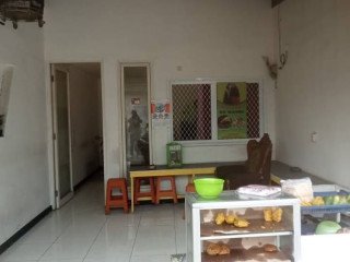 Dijual Rumah Usaha Lokasi Strategis di Jalan Raya Kendung Surabaya